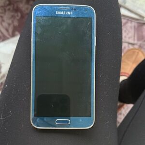 Samsung Galaxy S5 Smartphone in Teal